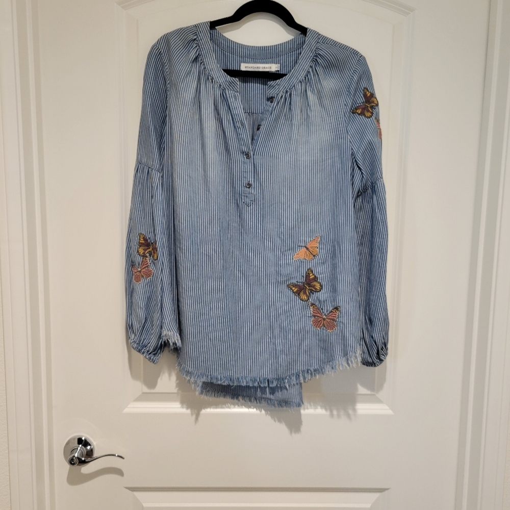 Standard Grace Butterfly Embroidered Shirt Small # 640